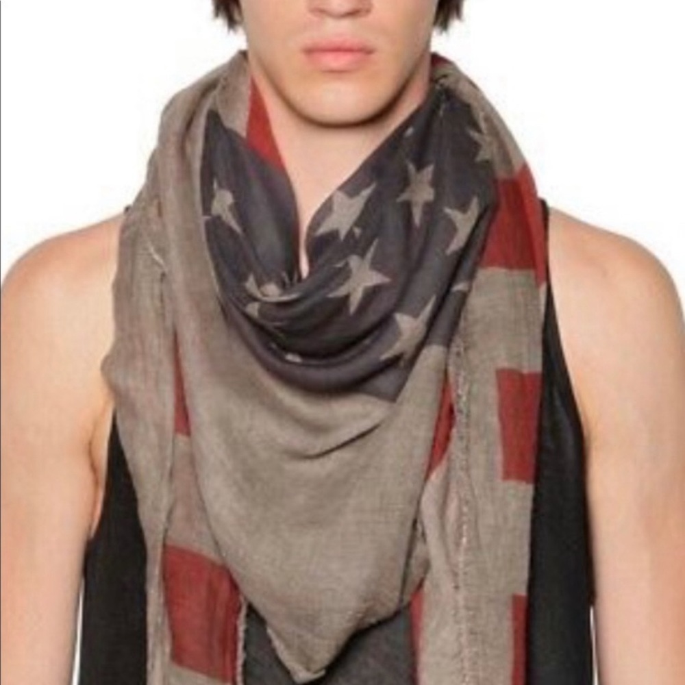 John Varvatos American Flag scarf. - Picture 4 of 11